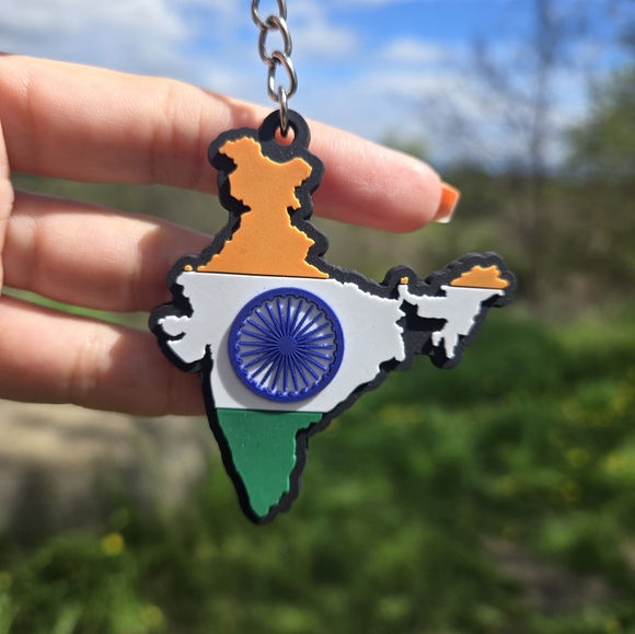 Keychains From Around The World - Picture 6 of 11